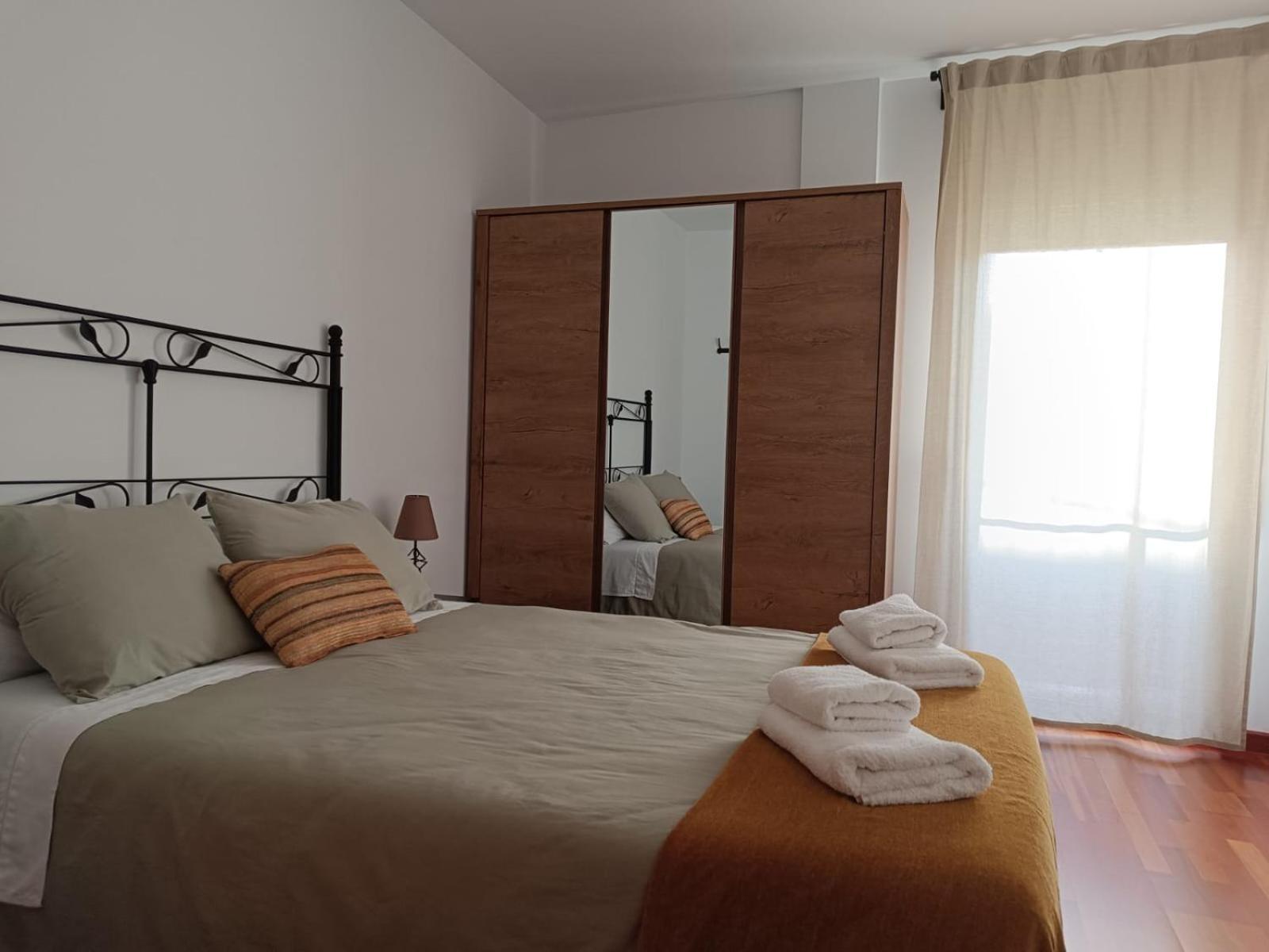 Apartamento Plaza De La Iglesia Делтебре Екстериор снимка
